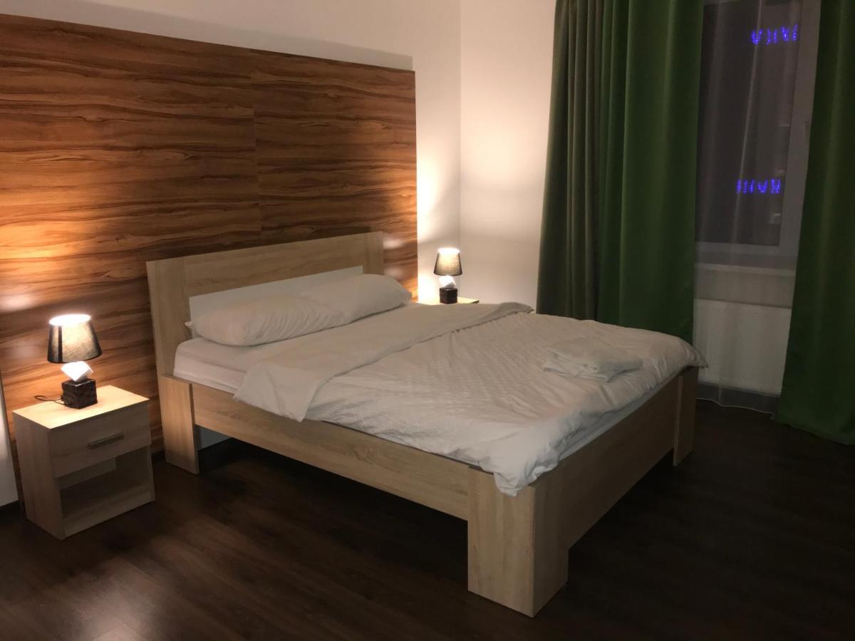 Naberezhna 10, Central Lutsk Apartamento Exterior foto